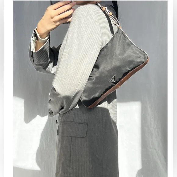 Vintage Prada Navy nylon shoulder bag with tan leather buckle strap - Picture 14 of 15